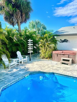 Outdoor pool, a heated pool - New Luxurious Coastal Resort 3-Beedroom 2 Bath Private Pool 
 (Venice)