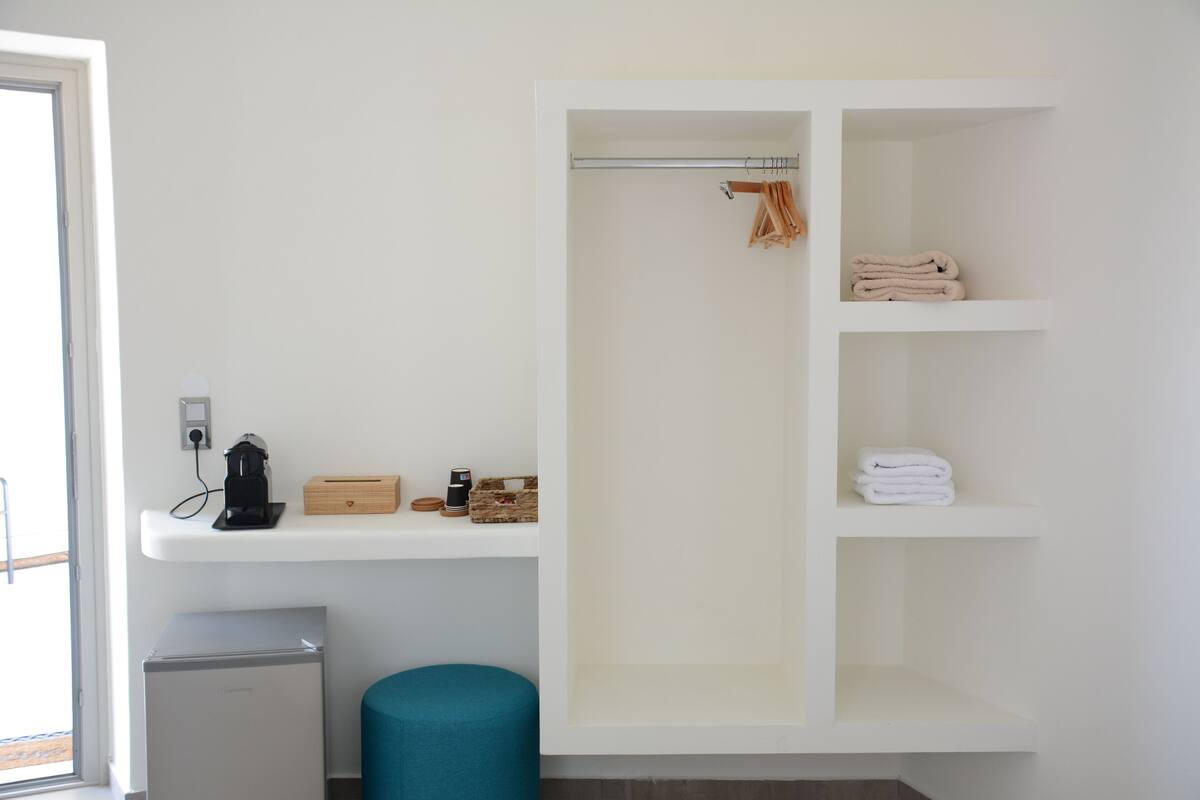 comfort room, pool view | desk, soundproofing, free wifi, bed sheets