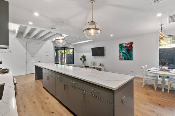 Interior - Modern Luxury 4 Bedroom/4 Bath in the Heart of Dallas (Dallas)