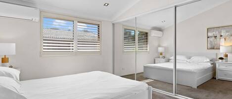 2 Schlafzimmer, Schreibtisch, Bügeleisen/Bügelbrett, WLAN