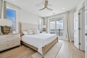 5 bedrooms, desk, free WiFi, bed sheets