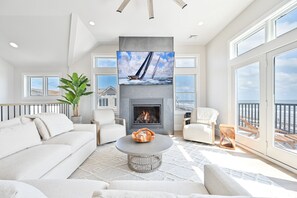 Smart TV, fireplace