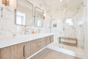 Combined shower/tub