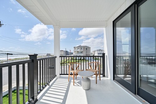 BEACHFRONT Multi-Family Home, 3 levels with decks!