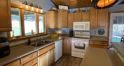 Large, 4 BR (1 King, 2 Queens), 2 Bath, Recently Renovated