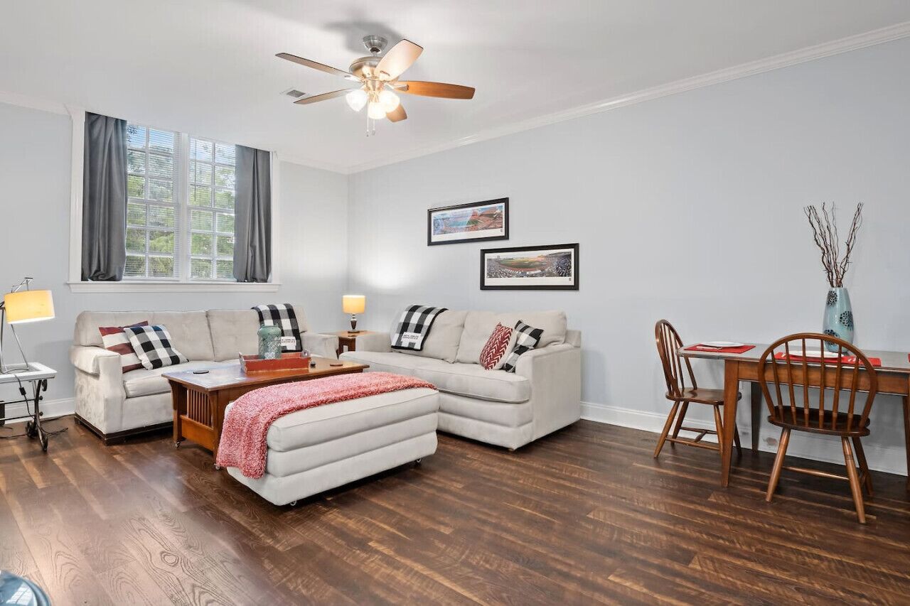 CB90 Condo: USC, Ft Jackson, Walk to Devine St.