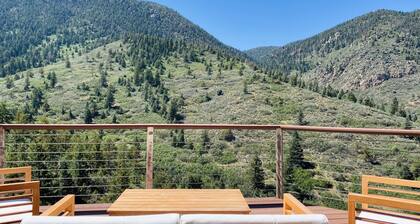 USAFA: Mountain Cottage backs to National Forrest