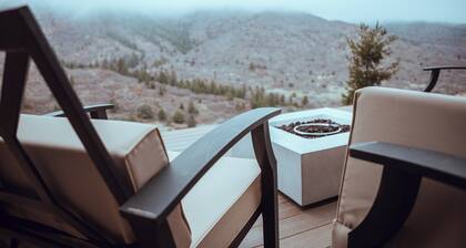 USAFA: Mountain Cottage backs to National Forrest