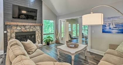 Resort Access - Lake - Pools -Pickleball - Gym. Spacious townhome for groups