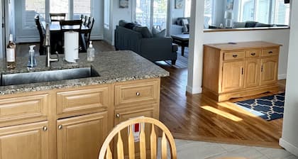 Beautiful Beach House with Breathtaking Water Views! Short Walk to Restaurants