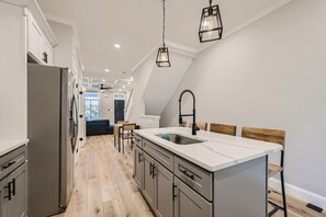 Interior - Spacious Modern Rowhome in Quirky Hampden (Baltimore)