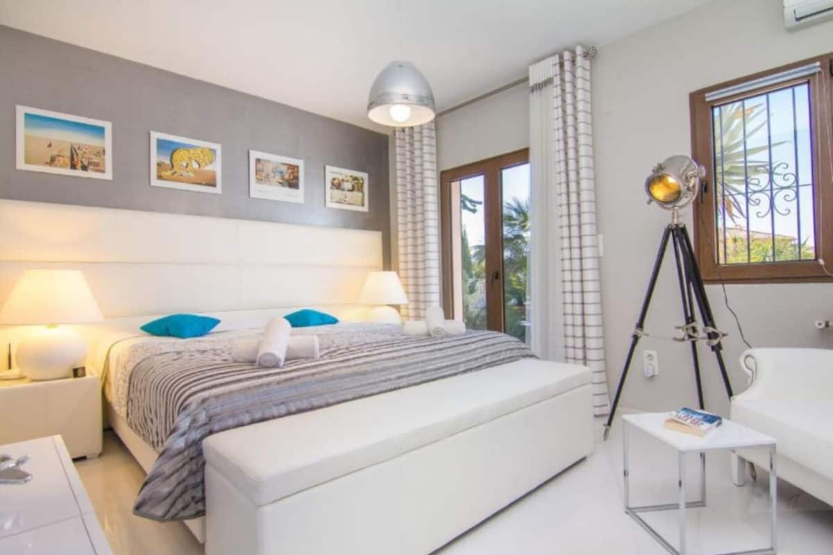Superior Double Room, 1 Katil Raja (King) | Peralatan tempat tidur premium, tilam berlapik