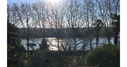 Angers, View of La Maine, near CHU, city center 5 min by tram.