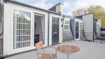 Basic Apartment, 1 King Bed with Sofa bed | Exterior