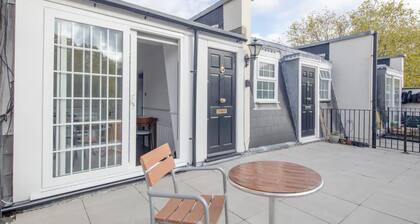 Charming 1 Bedroom Apartment in the Heart of Greenwich
