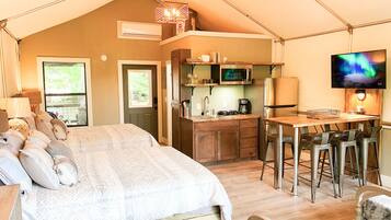 Kabin Standar | Dapur pribadi | Lemari es besar, microwave, oven, dan kompor