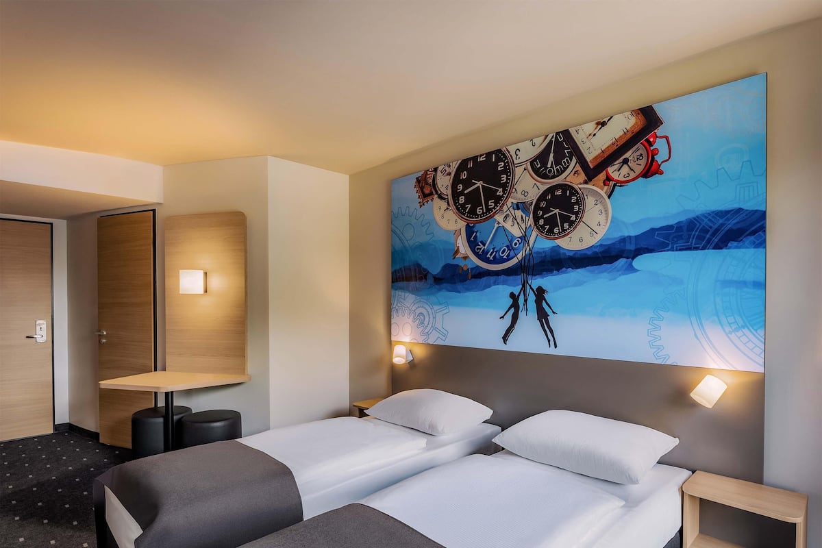 Twin Room | Desk, soundproofing, free WiFi, bed sheets