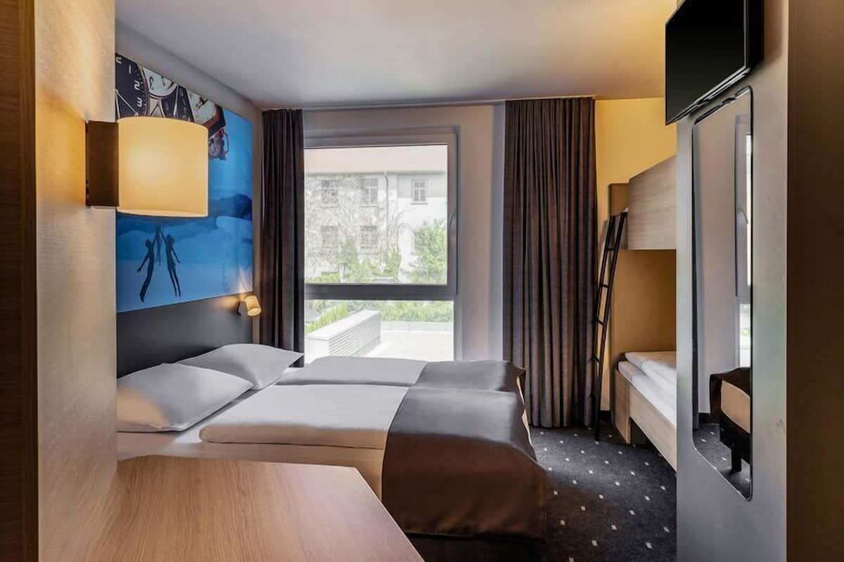 Chambre Quadruple | Bureau, chambres insonorisées, Wi-Fi gratuit, draps fournis