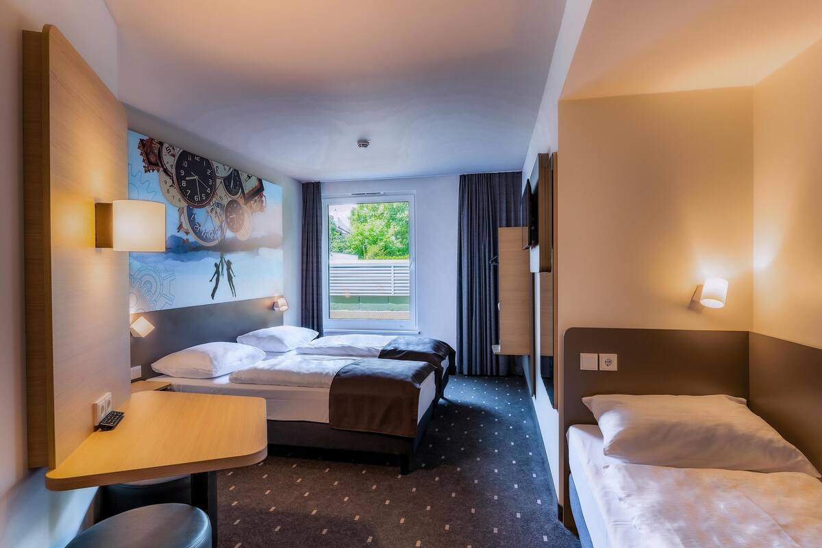 1 bedroom, desk, soundproofing, free WiFi