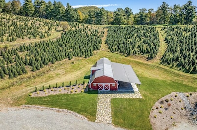 Circle C Honey Hole is your Boone and Blowing Rock getaway!!
