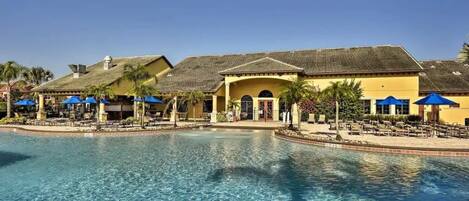 Indendørs pool, udendørs pool