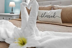 4 bedrooms, in-room safe, desk, iron/ironing board