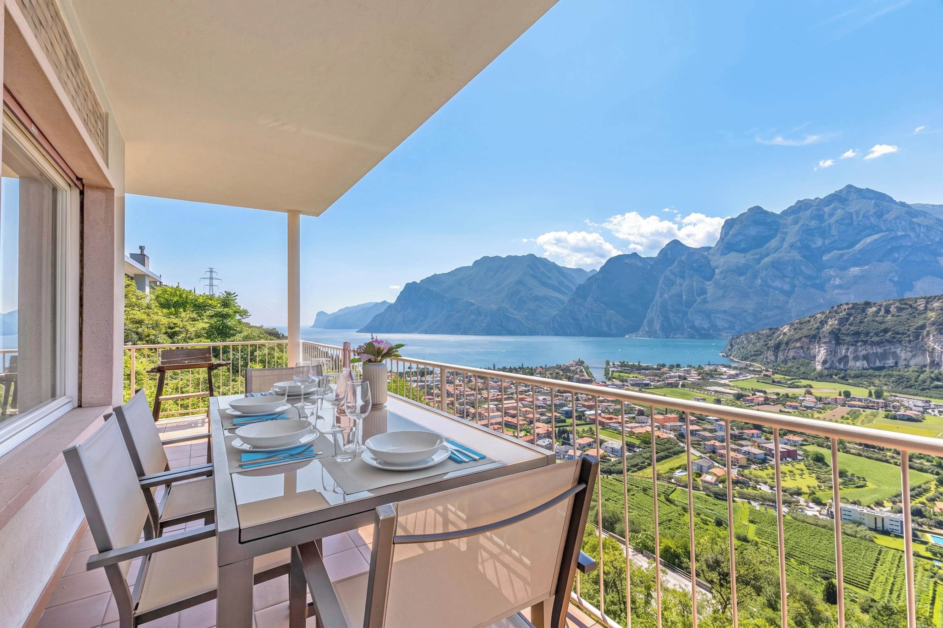 Villa familiar, 3 habitaciones, balcón, junto a la montaña (Villa Panorama with private pool) | Restaurante al aire libre