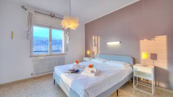 Familienvilla, Mehrere Schlafzimmer, Bergseite (Villa Panorama with private pool) | 3 Schlafzimmer, Bügeleisen/Bügelbrett, kostenloses WLAN, Bettwäsche