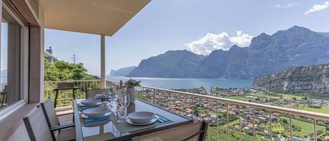 Family Villa, 3 Bedrooms, Balcony, Mountainside (Villa Panorama with private pool) | Outdoor dining