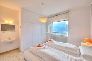 家庭别墅, 3 间卧室, 阳台, 山腰 (Villa Panorama with private pool) | 3 多间卧室、WiFi