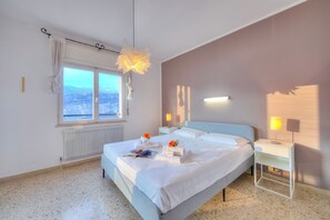 Familjevilla - flera sovrum - intill bergen (Villa Panorama with private pool) | 3 sovrum, strykjärn/strykbräda, gratis wi-fi och sängkläder