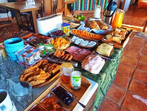 Desayuno buffet incluido todos los días
