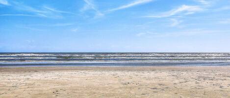 Una spiaggia nelle vicinanze
