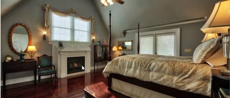 The Eufaula Suite | Iron/ironing board, free WiFi, bed sheets