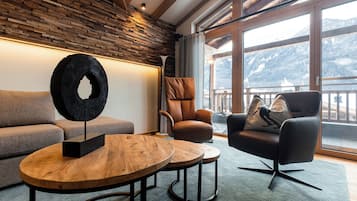 Apartamento Deluxe | Zona de estar | Suelo radiante