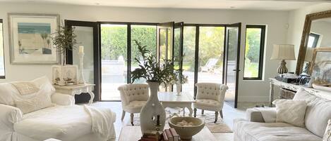 Smart TV, fireplace, table football, stereo