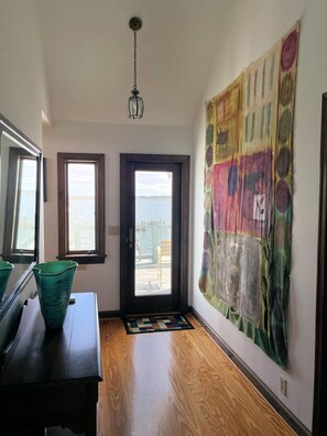 Interior - Assateague Point - Dynamic Waterfront ,Pier,Dock,  LINENS AND TOWELS PROVIDED (Chincoteague)