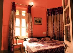 7 bedrooms, desk, iron/ironing board, WiFi