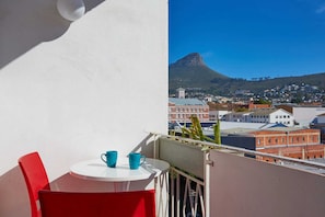 Basic-Apartment, Mehrere Betten | Speisen im Freien