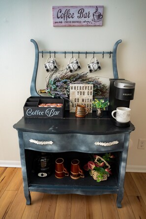 Interior - LAKEHOUSE/HOT TUB/8 MILES TO DOWNTOWN/ON 60 ACRES (Indianapolis)