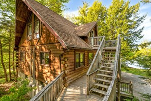 Lake view - Mersey River Chalets a nature retreat (Maitland Bridge)