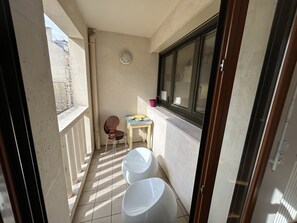 Interior - Just 5 minutes from the Eiffel Tower and the Seine!
Ideal for families. Parking (PARIS)