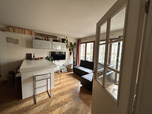 À 5 minutes de la Tour-Eiffel et de la Seine ! Appartement idéal en famille.