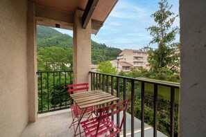 Standard Apartment | Terrace/patio - Alexandra Apartments (Digne-les-Bains)