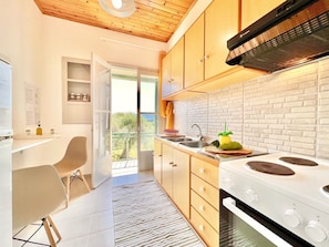 Geladeira, fogão, cooktop, lava-louças