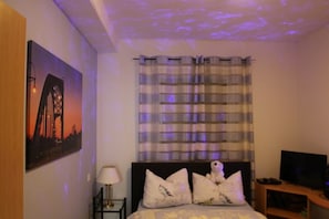 Iron/ironing board, travel cot, free WiFi, bed sheets