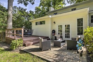 Terrace/patio - Renovated Raleigh Retreat w/ Patio in North Hills! (Raleigh)