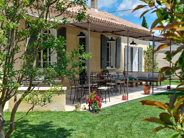 Outdoor dining - Villa Art-Déco at walking distance from the center of Saint-Rémy de-Provence - Heated pool-8ps (Saint-Rémy-de-Provence)