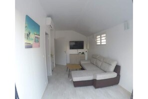 TV, DVD player