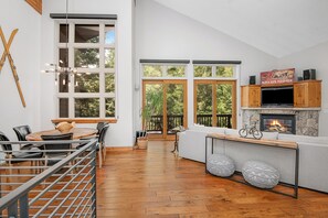 Téléviseur, foyer, chaîne audio